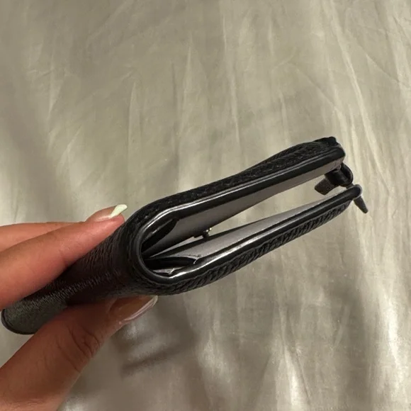 kate spade Black Pebbled Leather Zip Around Wallet - NWOT - Picture 5 of 8